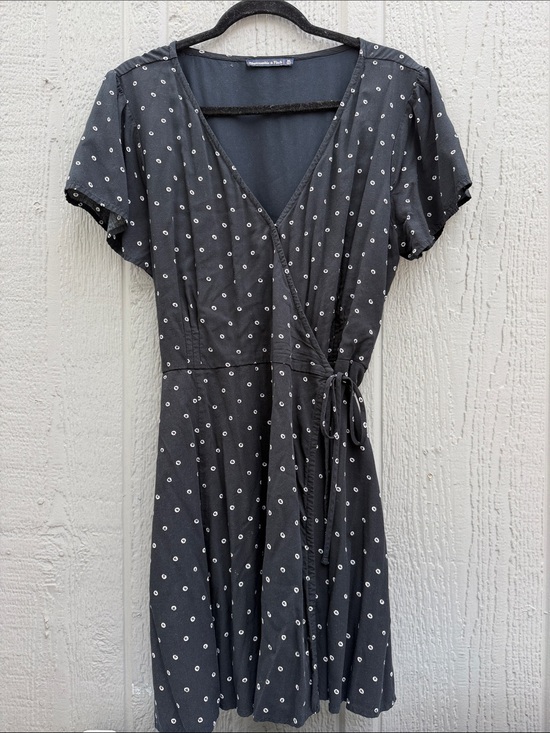Abercrombie & Fitch Dresses & Skirts - Abercrombie and Fitch Women’s Black Polka Dot Wrap Dress Size: XL